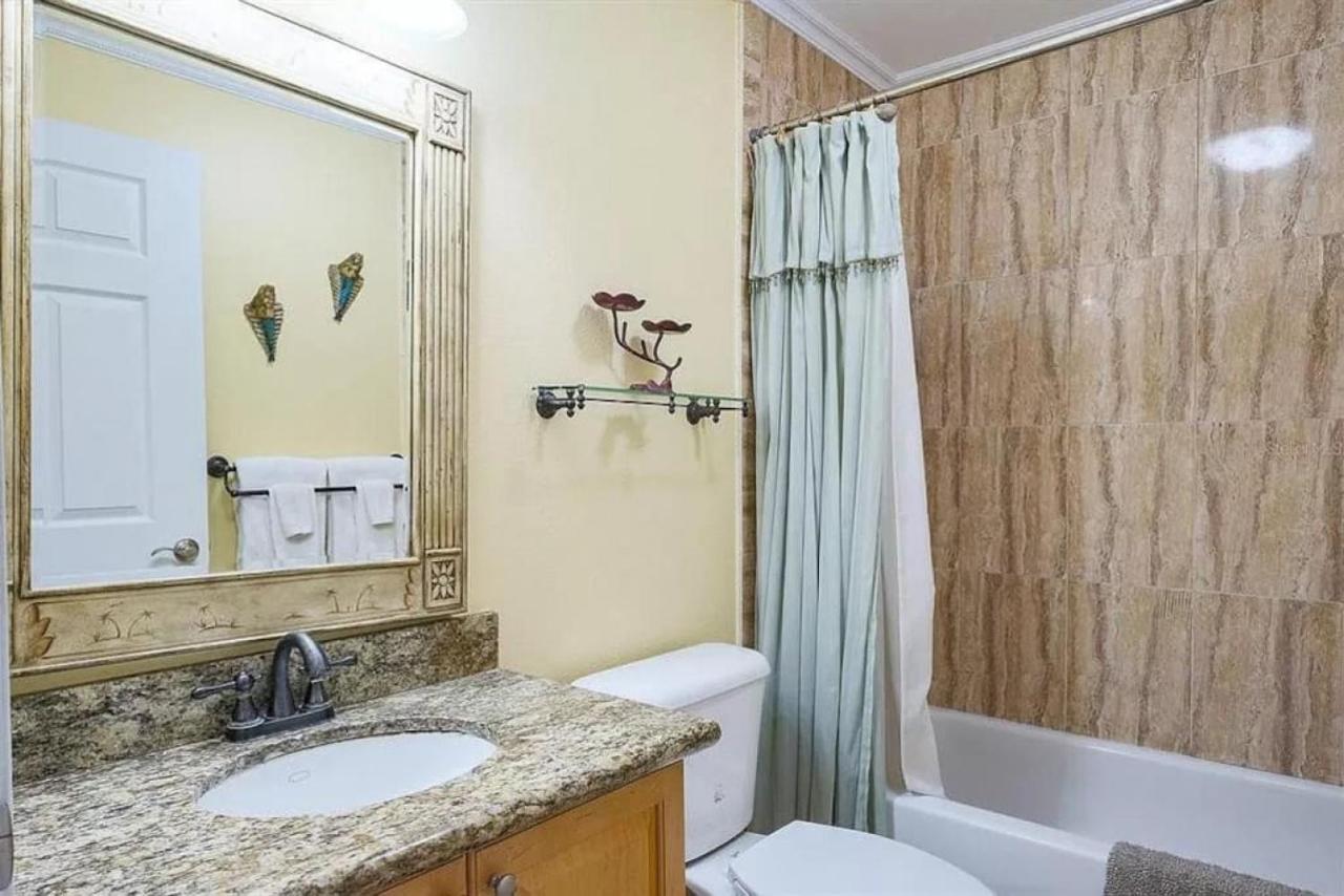 Bright Luxury Oceanfront Condo With Private Balcony And Hotel Pool St. Petersburg Exterior photo