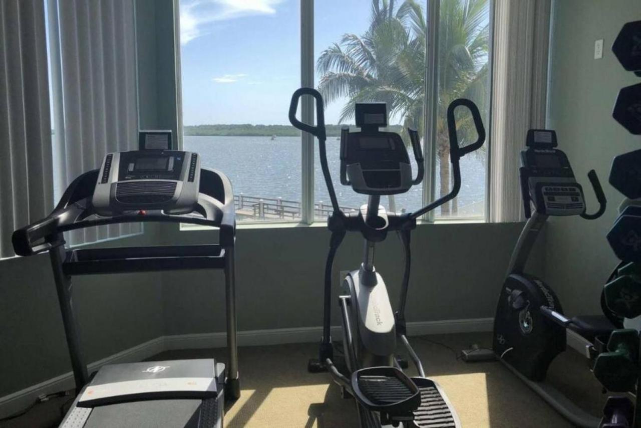 Bright Luxury Oceanfront Condo With Private Balcony And Hotel Pool St. Petersburg Exterior photo
